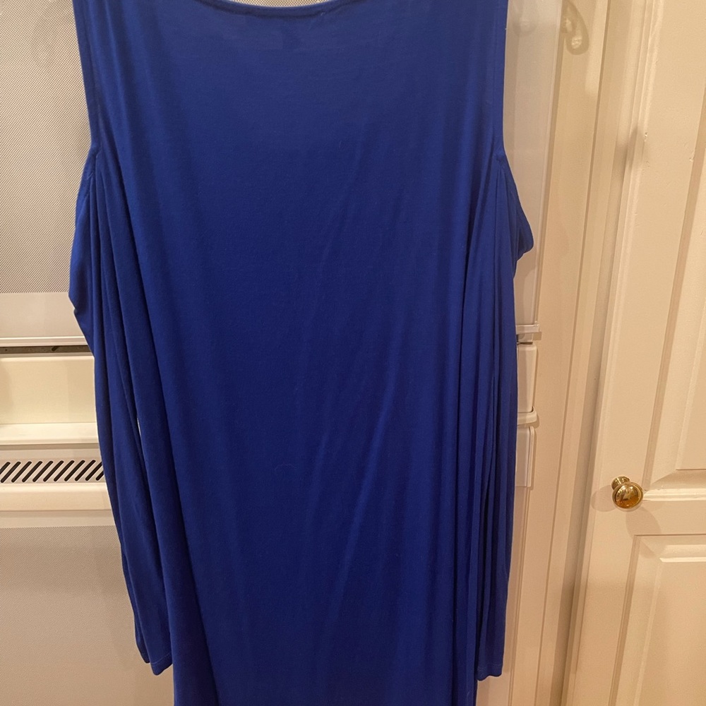 Cable & Guage Long Sleeve Cold Shoulder Top - Picture 6 of 8